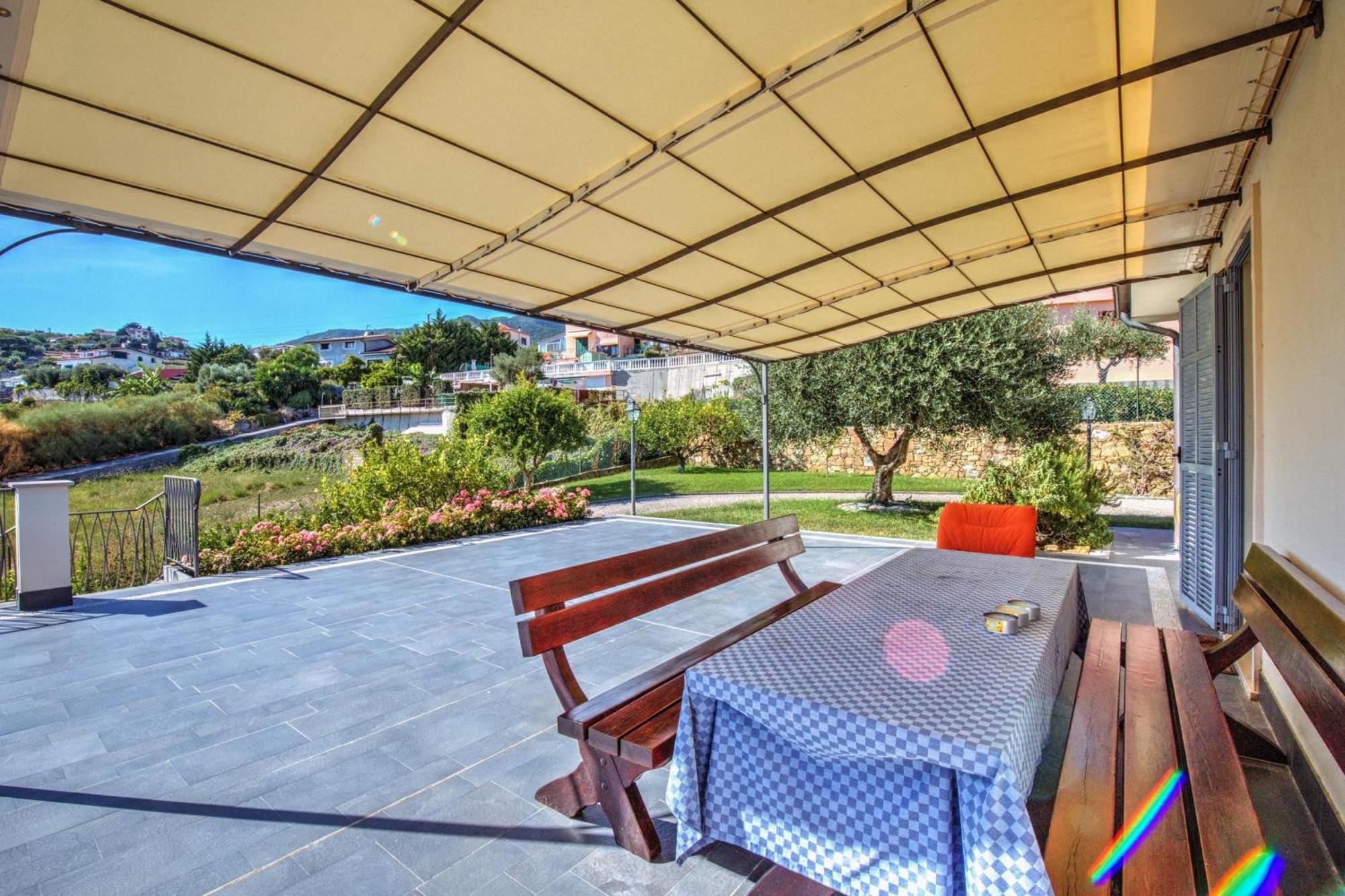 Villa Lucia Riviera Dei Fiori Pool - Happy Rentals サンレモ エクステリア 写真